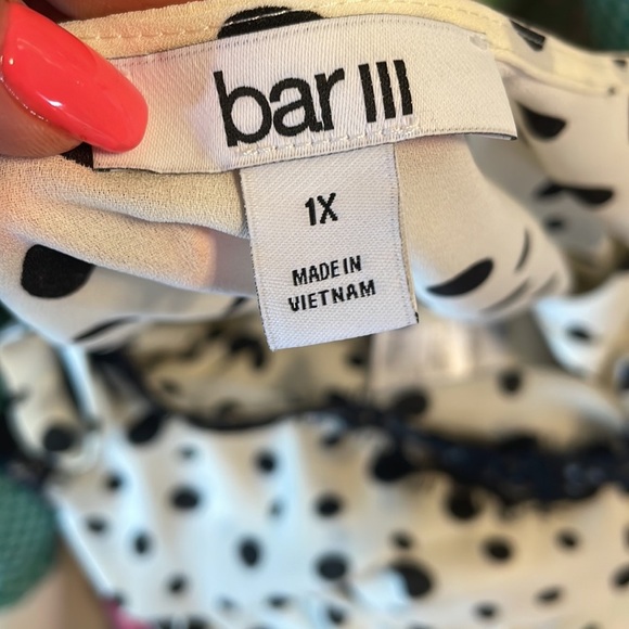 Bar III plus women’s polka dot camisole / tank eyelash lace neckline wht blk 1X - Picture 7 of 12